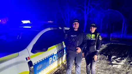 Doi polițiști din Dâmbovița, eroi pentru un bătrân. L-au scos din casa cuprinsă de flăcări, în ultima clipă. În locuință au explodat apoi 3 butelii