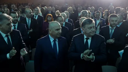 Bolojan „uită” de Constituție, dar își amintește de Crin. „Președintele-CETĂȚEAN”, prezent la evenimentul de lansare a prezidențiabilului coaliției