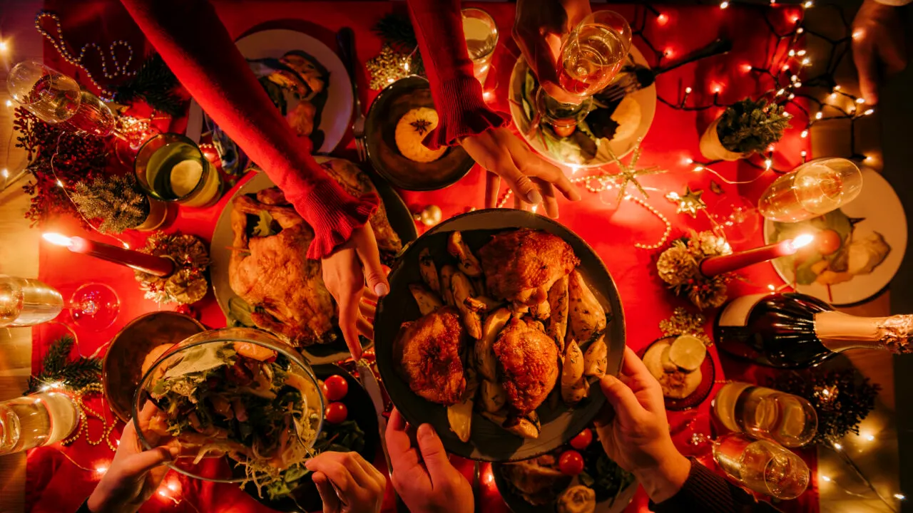 Ce trebuie să mănâci după Crăciun. Greșeala alimentară pe care o fac mulți înainte de Revelion
