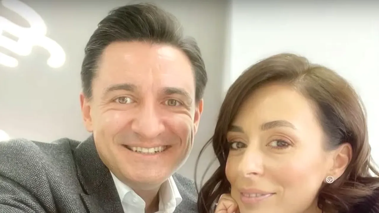 BCR rupe colaborarea cu George Buhnici: „Sexismul, discriminarea, obiectificarea sexuală a femeilor sunt inacceptabile în orice formă şi nuanţă”