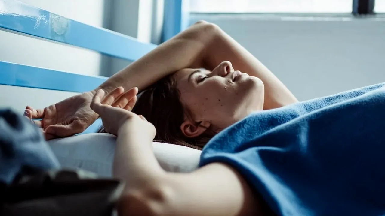 De ce femeile DORM mai puțin și mai prost decât bărbații. Cercetătorii au descoperit ce se întâmplă