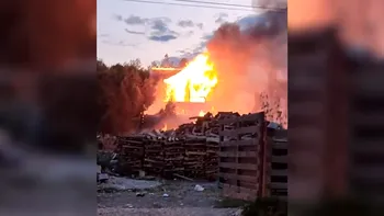 INCENDIUL puternic izbucnit la un grajd al unei pensiuni din Râșnov s-a extins la unitatea turistică și clădirea restaurantului