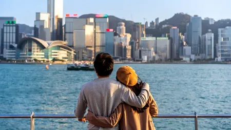 TOP 10 cele mai scumpe orașe din lume. Sunt considerate „inaccesibile” pentru oamenii cu veniturile mici, dar și medii