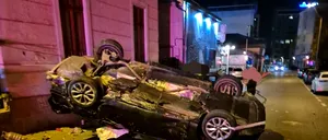 ACCIDENT spectaculos în Pitești, cu patru mașini. Una dintre ele s-a răsturnat în urma unui impact violent