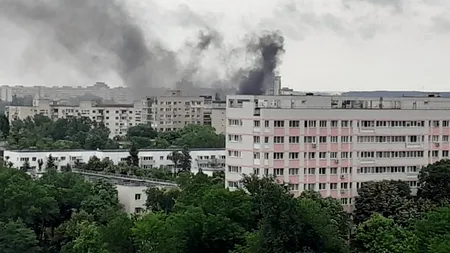 FOTO. Explozie urmată de incendiu la un transformator electric din Sectorul 2