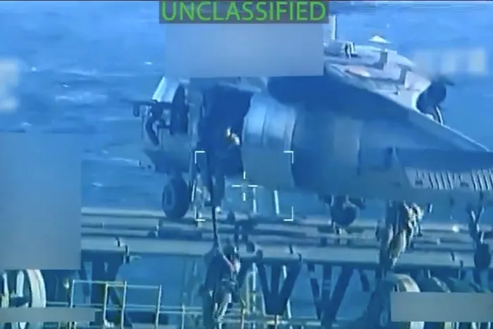 Garda de Coastă a Statelor Unite, cu sprijinul Departamentului de Război, confiscă un petrolier sancționat în largul coastei Venezuelei