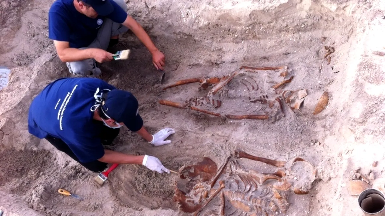 LISTA TORȚIONARILOR. Ce au găsit după trei zile de săpături arheologii și istoricii în GROPILE COMUNE de la Periprava