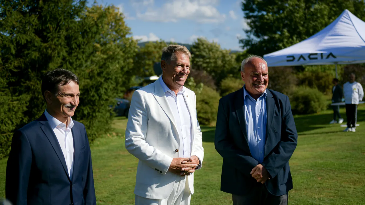 Klaus Iohannis le recomandă românilor să joace golf: „Se poate practica la orice vârstă”