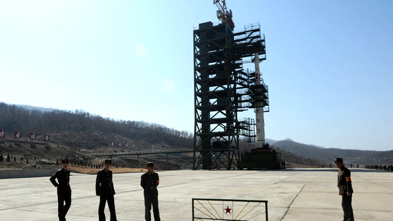 Un stat supus sancțiunilor internaționale ajută Coreea de Nord cu racheta. 