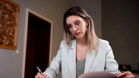 Diana Buzoianu dă un director adjunct pe mâna ANI. 