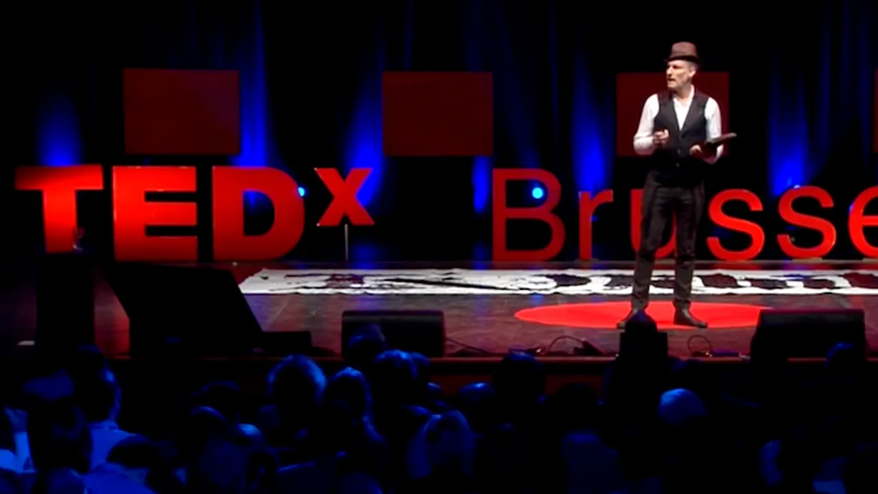 Cum te poate face muzica mai eficient la birou. Fondatorul 