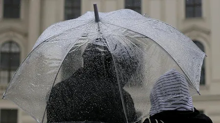 Furtună în București. Avertizare ANM de cod galben până la ora 15:20 VIDEO