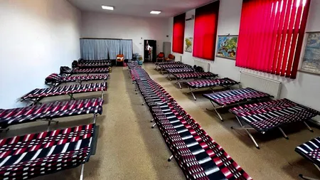 Localnicii din Crevedia care și-au pierdut casele în urma exploziilor de la stația GPL, cazați la căminul cultural