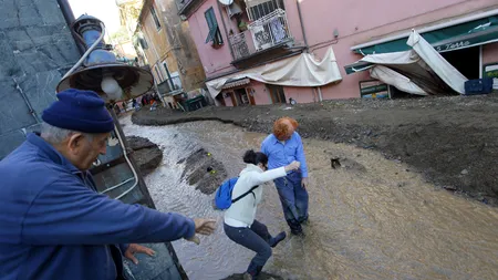 Un român a murit în urma intemperiilor din Toscana. Pagubele provocate de inundații sunt estimate la sute de milioane de euro