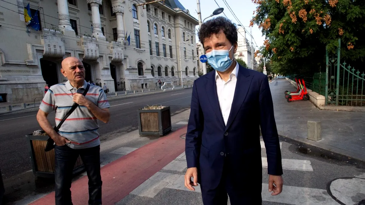 Încep să plece consilierii personali ai lui Nicușor Dan. Au apărut primele demisii și concedii fără plată, cel mai probabil după ancheta DNA