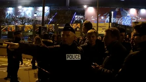 FRANȚA, SUB TEROARE. Două persoane ucise într-o operațiune a poliției la Saint-Denis, inclusiv o femeie-kamikaze. Teroriștii plănuiau un nou ATAC ÎN PARIS