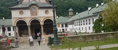 A încercat să dea lovitura la Mănăstirea Cozia: Un tânăr de 19 ani a fost prins când fura banii adunați în fântână