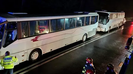 UPDATE | Două autocare cu elevi și profesori, implicate într-un accident pe DN1 în județul Sibiu. Reacția ministrului Educației, Ligia Deca