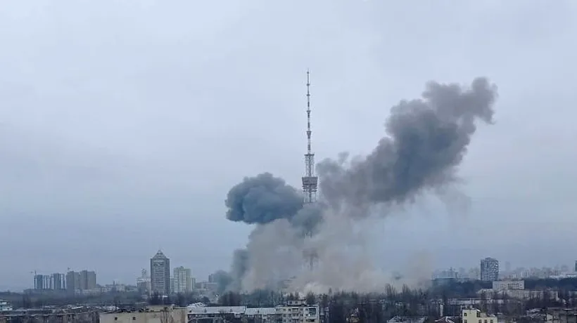 Zona din apropierea turnului de televiziune din Kiev, lovită de rachetele rusești. O familie întreagă a fost spulberată