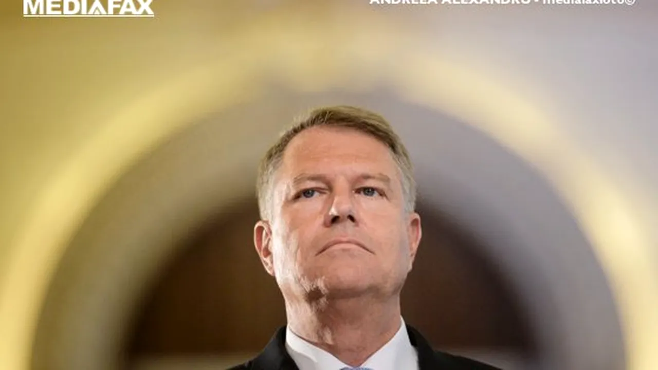 Elevii și părinții îi cer președintelui Iohannis să nu acorde profesorilor statutul de autoritate publică
