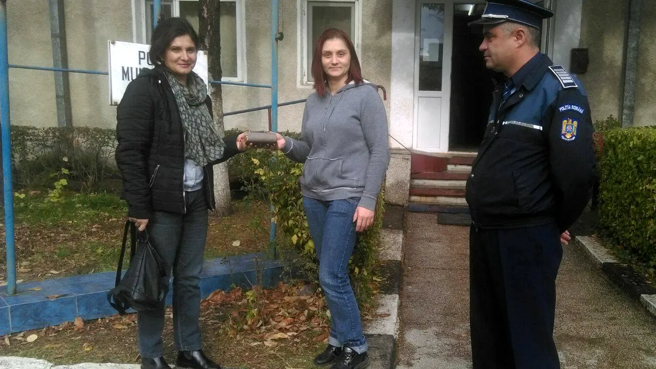 Câți bani erau în portofelul găsit de o profesoară din Motru