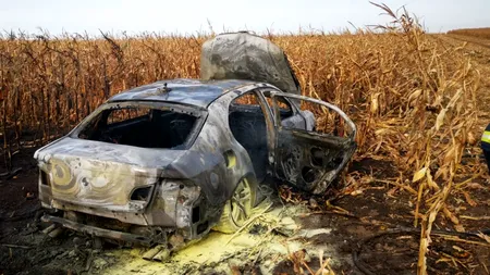 Focuri de armă și urmărire ca-n filme la frontiera de est. Suspectul și-a dat foc la mașină pentru a distruge marfa de contrabandă - VIDEO