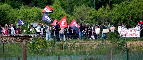 Românii care au protestat anul trecut la fermele de sparanghel au ajuns la un acord și își vor primi banii