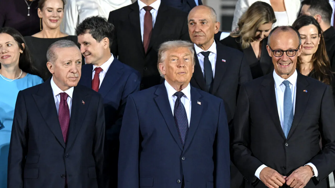 Politico: Trump i-a criticat public pe liderii NATO. În discuțiile private de la summitul de la Ankara, președintele SUA a avut o atitudine diferită