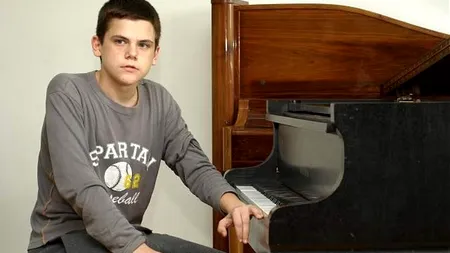 Un elev de 16 ani din Botoșani a câștigat un concurs internațional de interpretare instrumentală