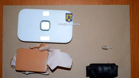 Un bărbat a fost prins copiind la examenul pentru redobândirea permisului de conducere. El fusese condamnat pentru conducere fără permis