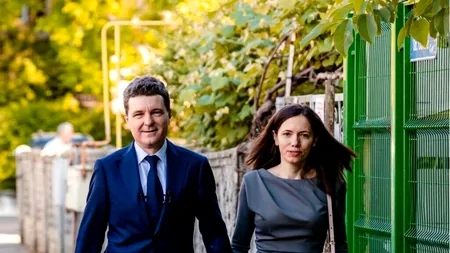 Cu ce se ocupă femeia care îi este alături lui Nicușor Dan de 20 de ani. Mirabela Grădinaru, implicată și în activitatea civică a partenerului său