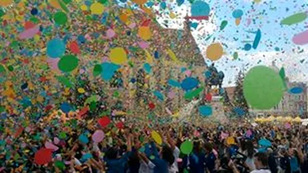 Cel mai mare dans sincron din România: peste 2.000 de copii au pus stăpânire pe Cluj-Napoca