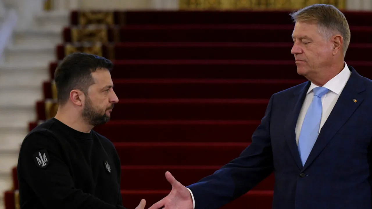 Klaus Iohannis a vorbit cu Volodimir Zelenski, la telefon, despre sprijin suplimentar pentru Ucraina