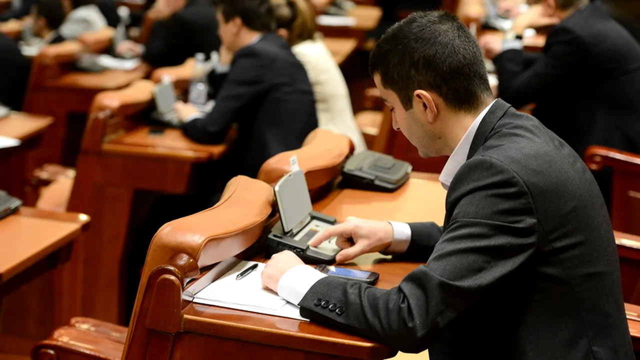  Plenul Camerei, suspendat din lipsă de cvorum, fără a se da vot în cazul Diniță