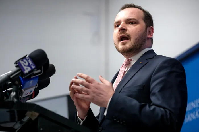 Rogobete, în discuții cu Banca Mondială pentru centrele de mari arşi și extinderea capacităţii secţiilor de terapie intensivă din România