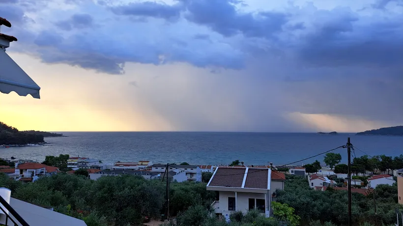 COD ROȘU de vremea rea în Grecia, pe fondul intensificării efectelor furtunii „Elias”. Ce trebuie să știe românii