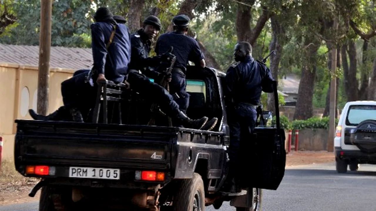 ATAC TERORIST ÎN MALI. Ostaticii au fost eliberați din hotelul de lux. Cel puțin 21 persoane au murit în timpul atacului