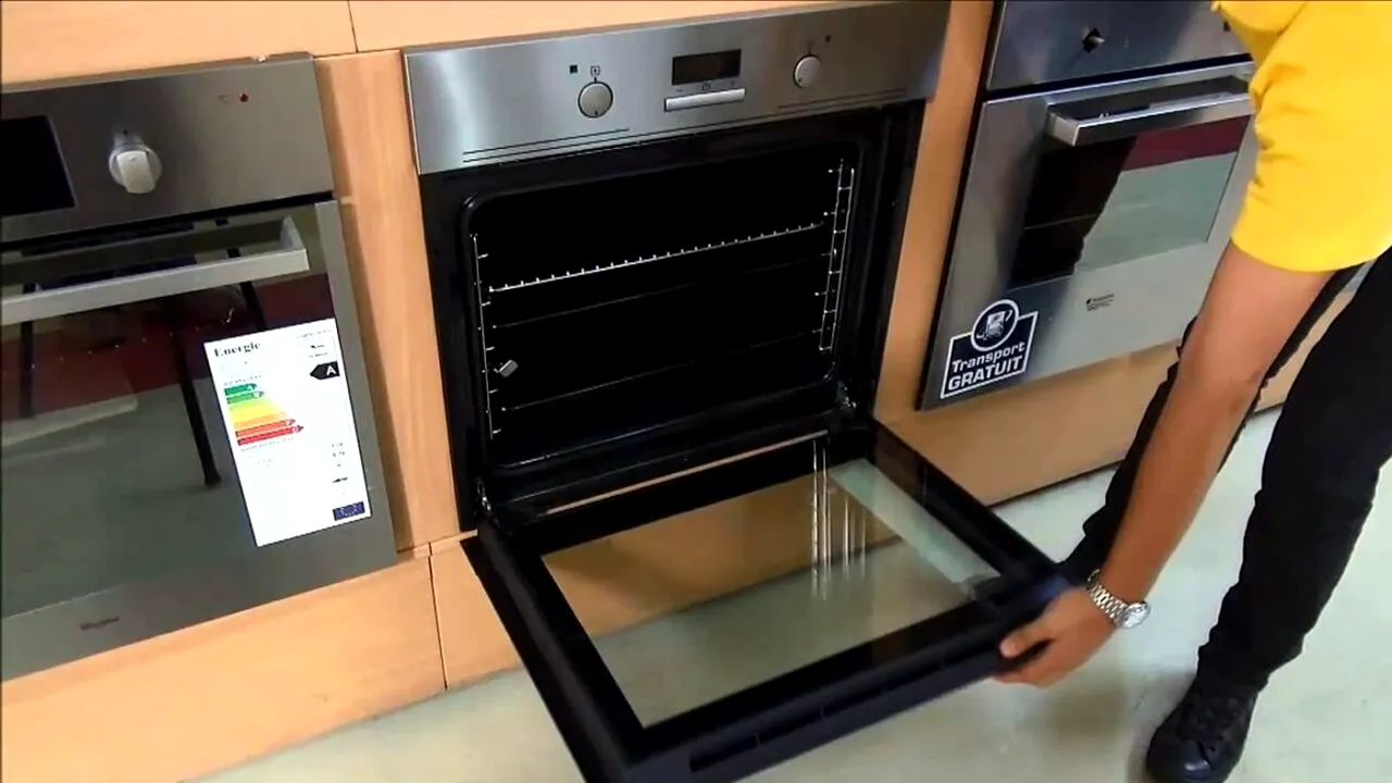 Ce a pățit o femeie din Iași, după ce a cumpărat un cuptor electric cu 2.500 de lei: 