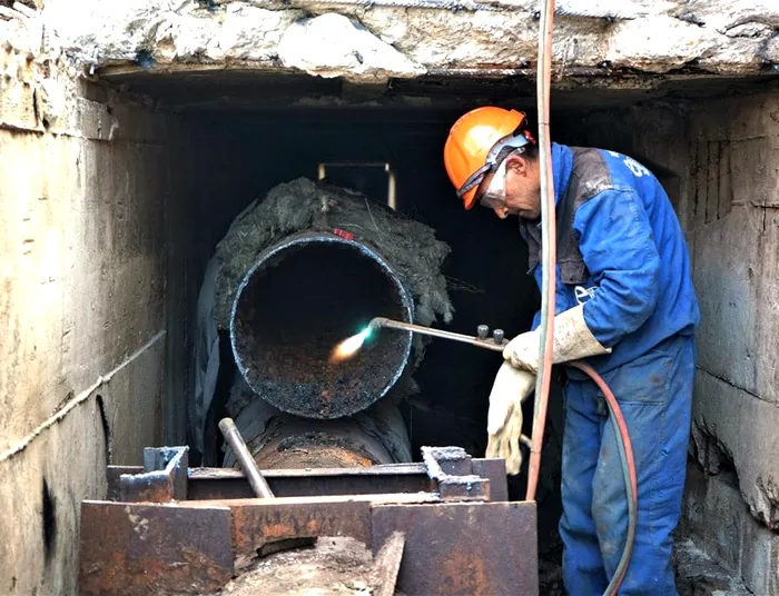 Alți 600 de metri de conductă nouă au fost înlocuiți pe Magistrala I Vest, pe Bd. Timișoara