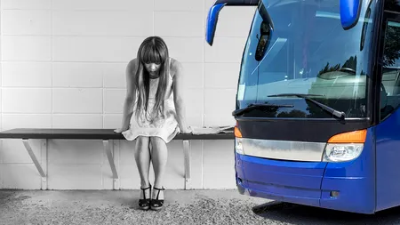 Despăgubire de 3 EURO pentru o româncă, după ce a venit cu autocarul în Sibiu, din Austria. Șoferul a întârziat și nu exista toaletă