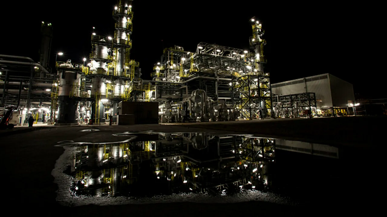 A existat INFLUENȚA Rusiei în contaminarea a două loturi de țiței importate de OMV Petrom? Disfuncționalitățile au generat o situație de urgență