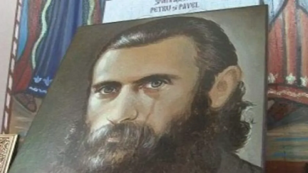 2.000 de oameni s-au rugat, în ultimele două zile, la un portret al lui Arsenie Boca despre care se spune că plânge