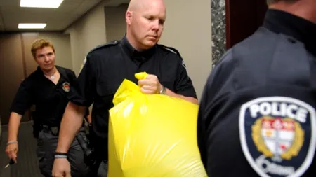 Partidul Conservator canadian a primit un PICIOR UMAN prin poștă
