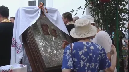 PELERINAJ cu sute de enoriași la Mănăstirea Adam din Galați pentru icoana Maicii Domnului, considerată făcătoare de minuni