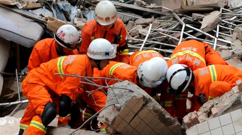 O alunecare de teren a provocat prăbușirea unui bloc de nouă etaje în China