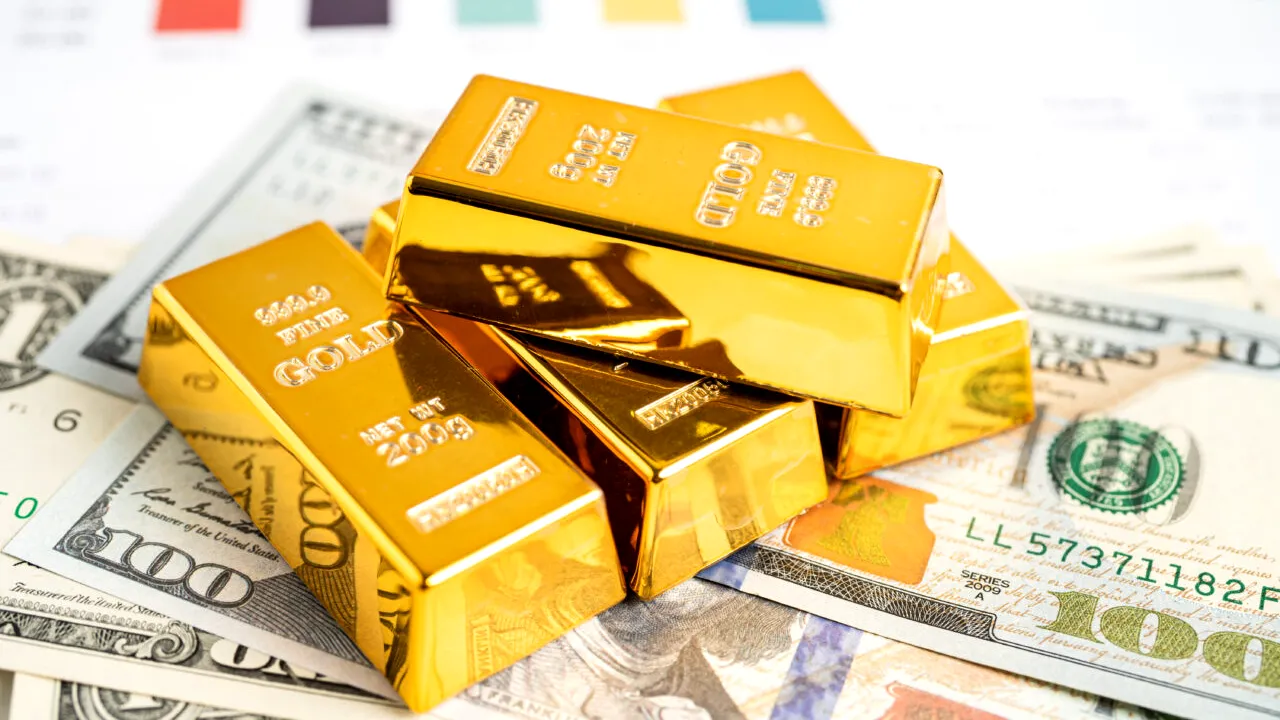 Prețul aurului atinge un nou record, în contextul instabilității economice la nivel global