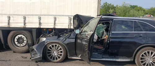 Accident pe A1. Un autoturism a intrat sub remorca unui TIR. O femeie a fost decapitată lângă soţul ei  - VIDEO