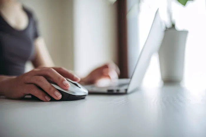 Angajatorii oferă mai multe locuri de muncă de la distanță față de anul trecut / Sursa foto: Shutterstock - caracter ilustrativ
