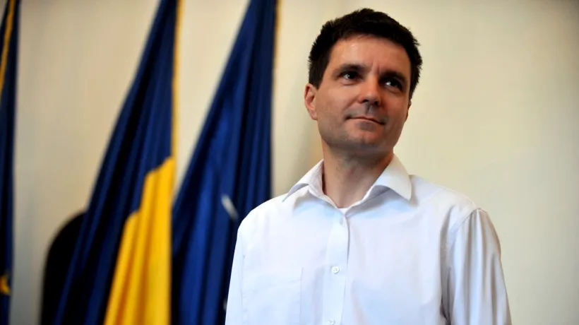 Fostul candidat la Primăria Capitalei, Nicușor Dan, vrea SPIONI în Parlament. La cine se gândește