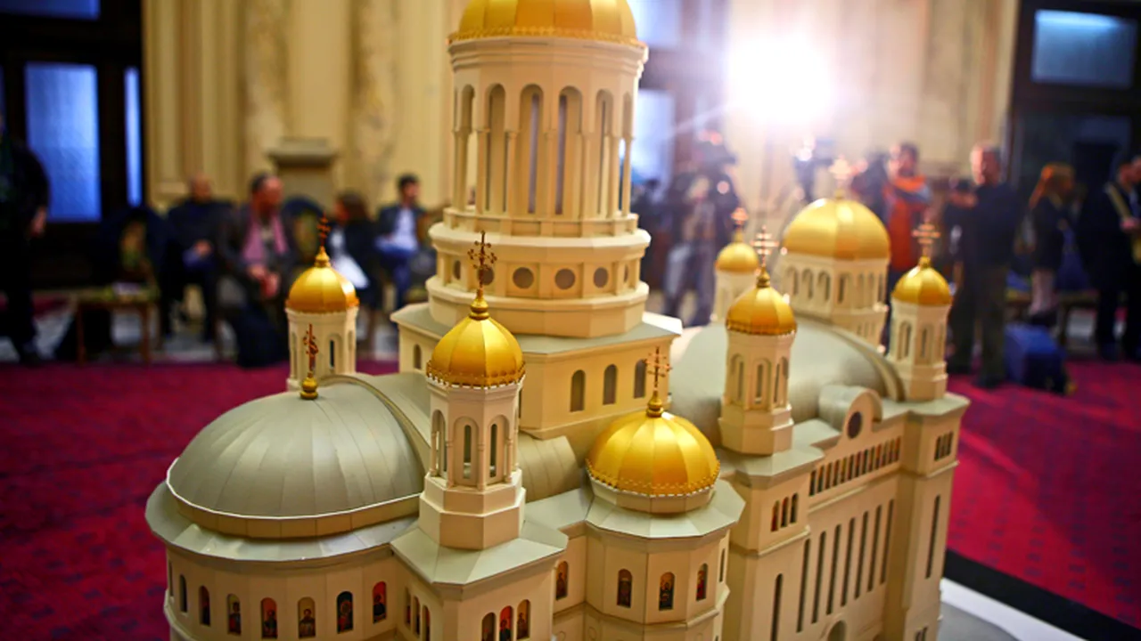 Klaus Iohannis, primarul Sibiului, despre susținerea finanțării Catedralei Neamului: 